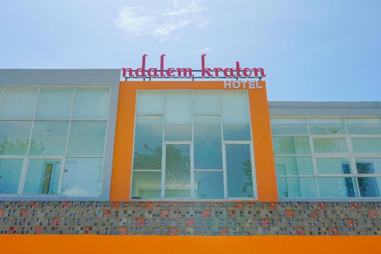 Ndalem Kraton Hotel Sidoarjo Luaran gambar