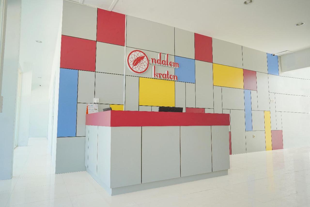 Ndalem Kraton Hotel Sidoarjo Luaran gambar